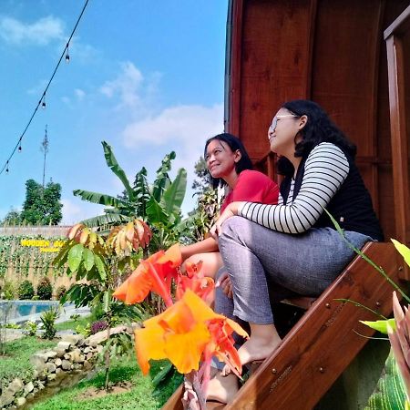 Wooden House Paseban Villa Bogor Eksteriør billede