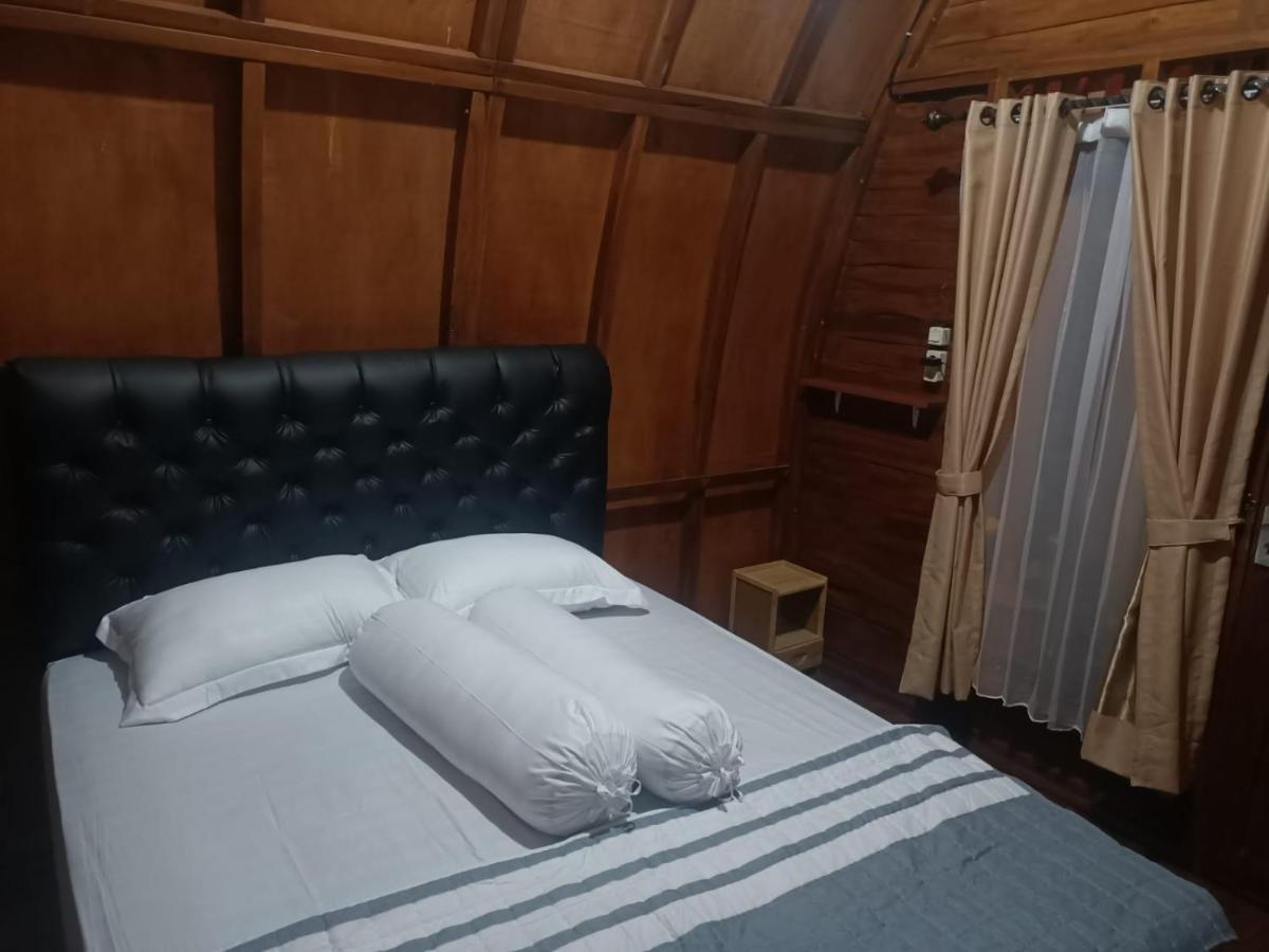 Wooden House Paseban Villa Bogor Eksteriør billede