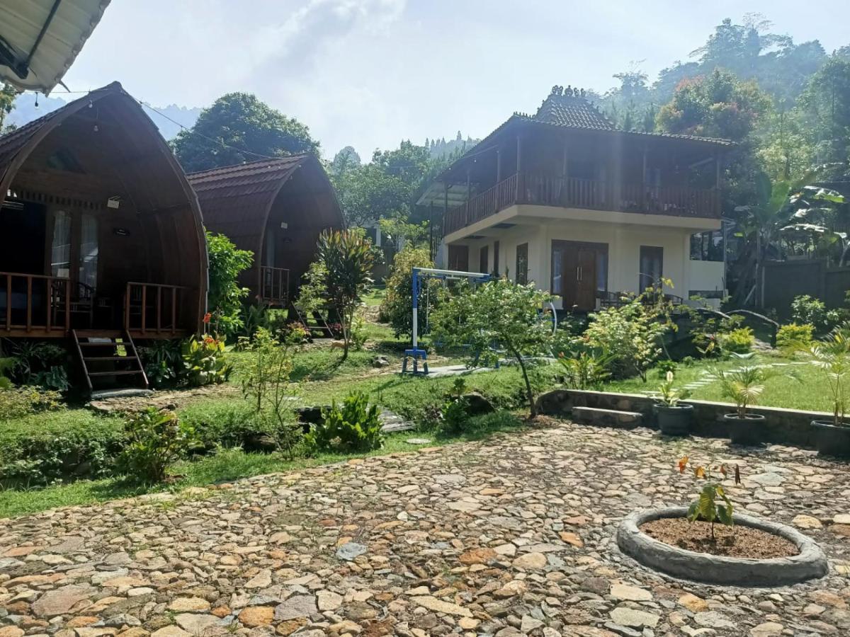 Wooden House Paseban Villa Bogor Eksteriør billede